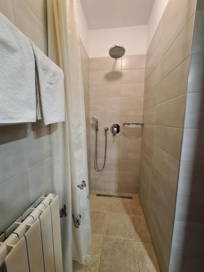 Ada Apartment *