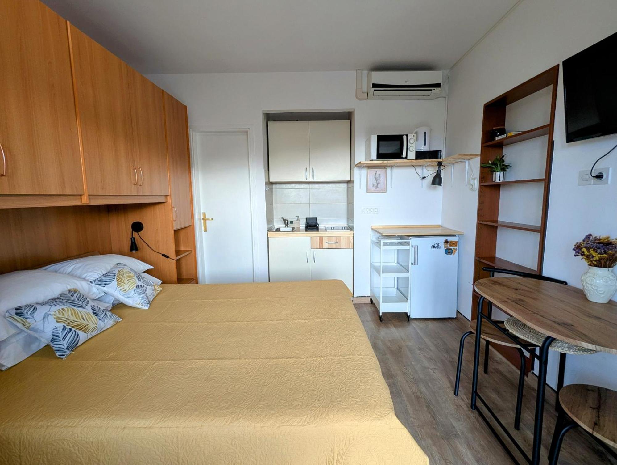 Apartment Ada