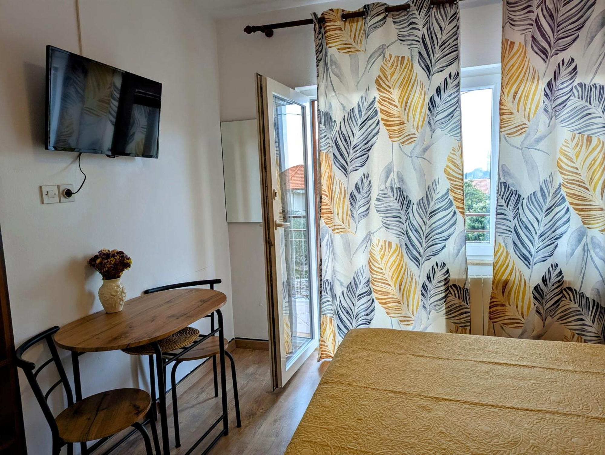 Apartment Ada *