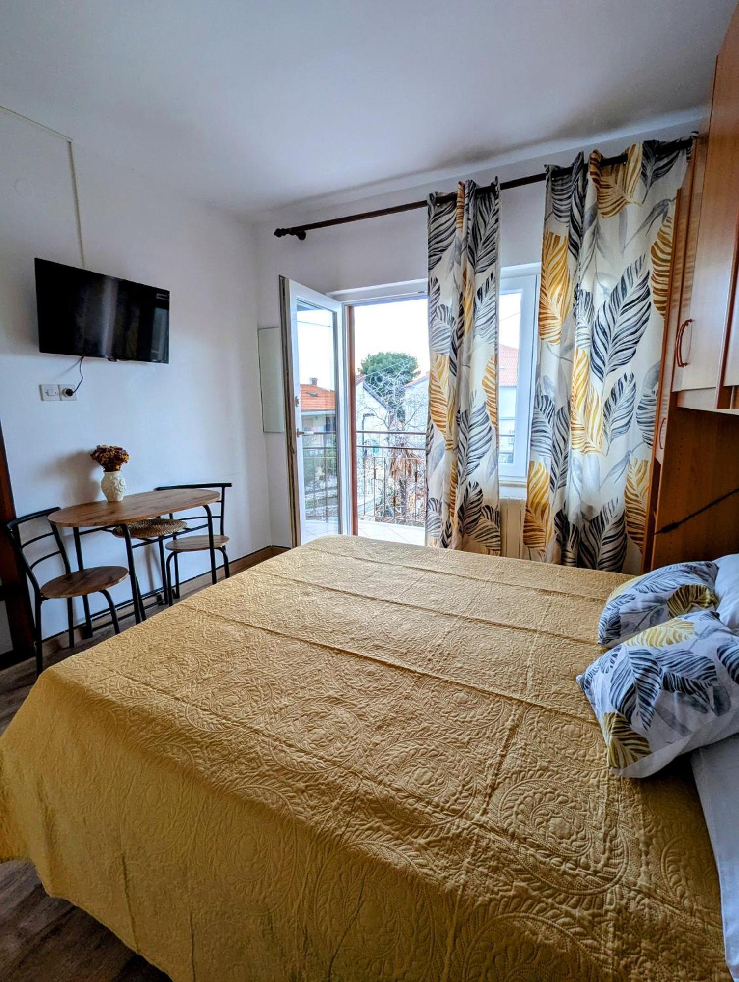 Ada Apartment